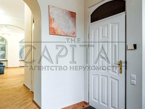 комерційна за адресою Лютеранська вул., 12