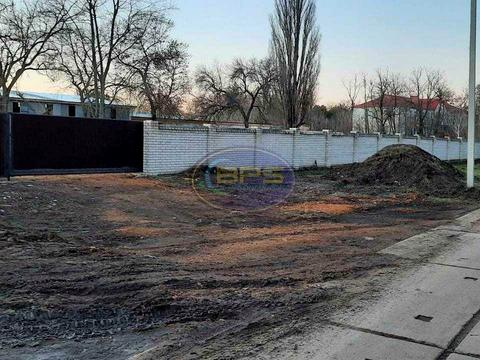 комерційна за адресою Паркова вул., 32