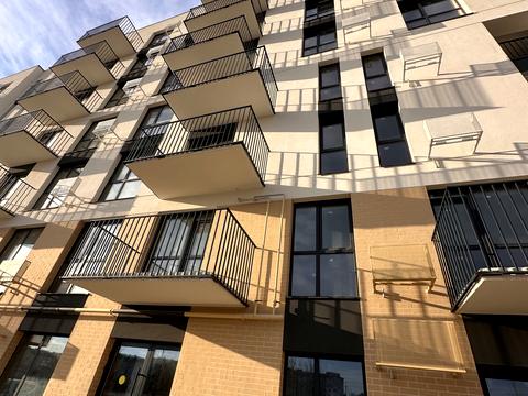 комерційна за адресою Садова вул., 77 к1
