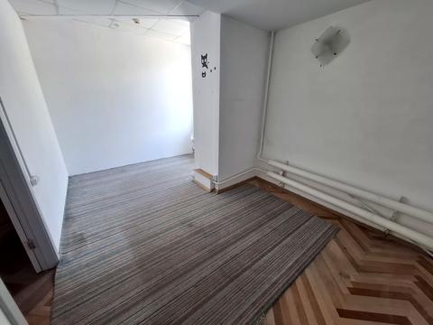 комерційна за адресою Братська вул., 6