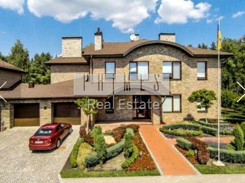 будинок за адресою Молодіжна вул.