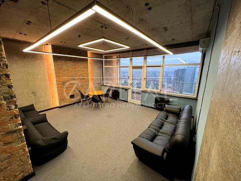 комерційна за адресою Євгена Коновальця вул. (Щорса), 44-А