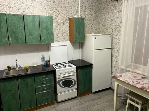 квартира за адресою Академіка Грушевського вул.