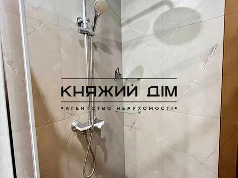 квартира за адресою Дніпровська набережна вул., 17В