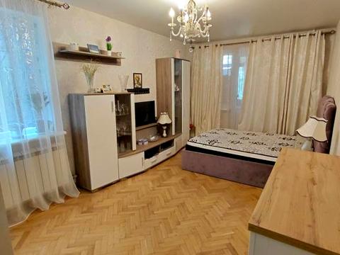 квартира за адресою Космонавтів вул., 16