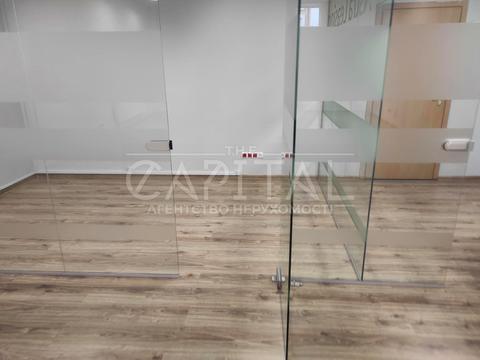 комерційна за адресою Верхній Вал вул., 4