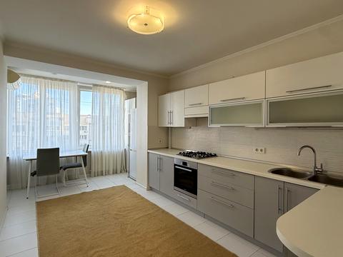 квартира за адресою Зоопаркова вул., 10