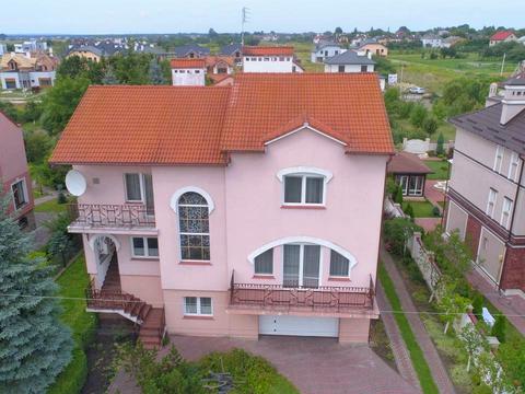 будинок за адресою червоної калини, 10