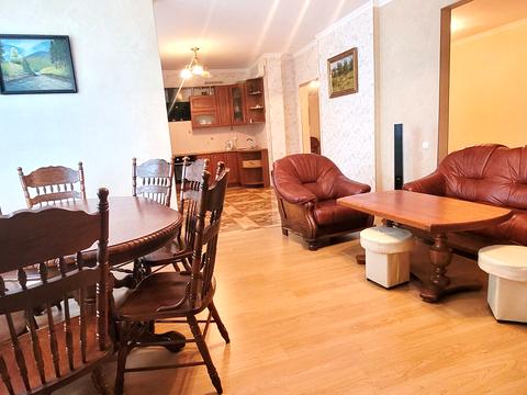 квартира за адресою Дніпровська набережна вул., 19-А