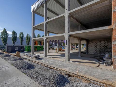 комерційна за адресою Антонова вул., 6
