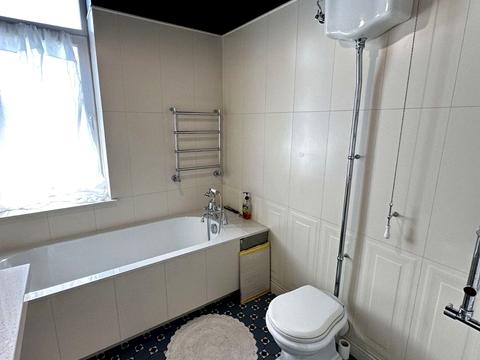 будинок за адресою Богатирська вул., 30б