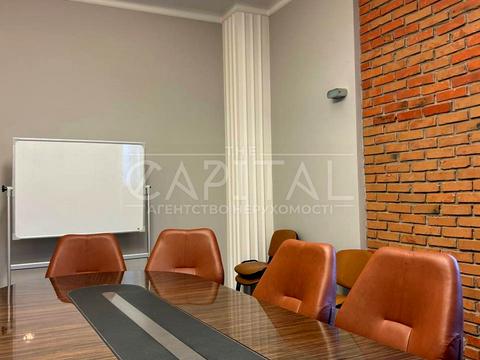 комерційна за адресою Олегівська вул., 43