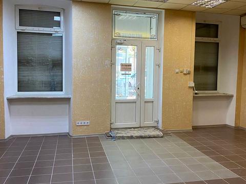 комерційна за адресою Торгова вул., 40