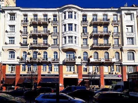 комерційна за адресою Богдана Хмельницького вул., 32