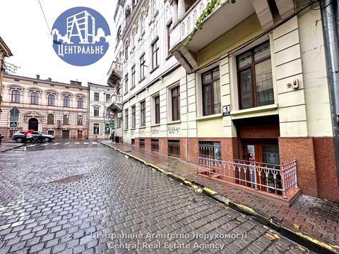 комерційна за адресою Гоголя вул., 1