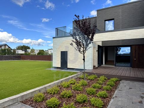 дом по адресу Озерна