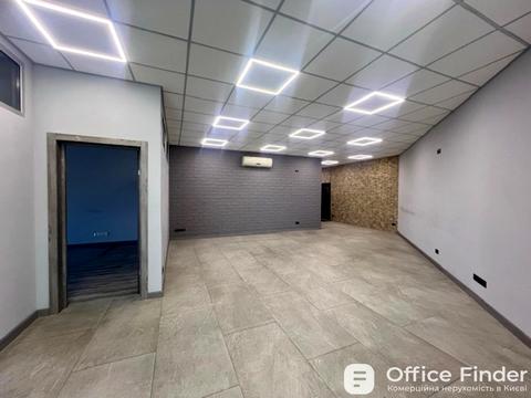 комерційна за адресою Велика Васильківська вул. (Червоноармійська), 72-А