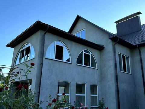 будинок за адресою Приозерна вул.