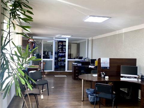 комерційна за адресою Тютюнників вул. (), 3