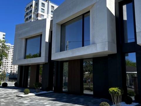 будинок за адресою Освіти вул., 10