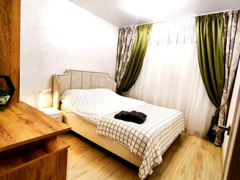 комерційна за адресою Літературна вул., 8