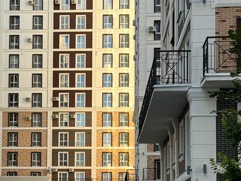 комерційна за адресою Михайла Максимовича вул. (Онуфрія Трутенка), 24