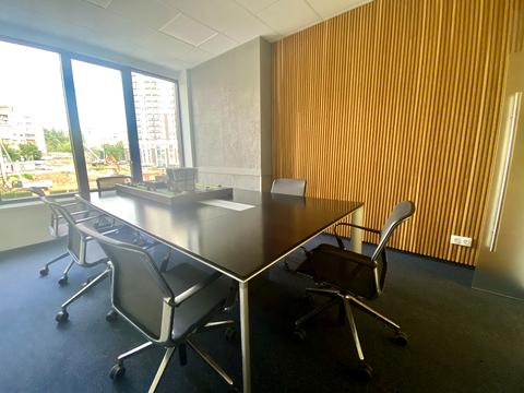 комерційна за адресою Євгена Коновальця вул. (Щорса), 26-А