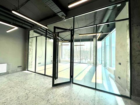 комерційна за адресою Пилипа Орлика просп. (Ілліча), 16