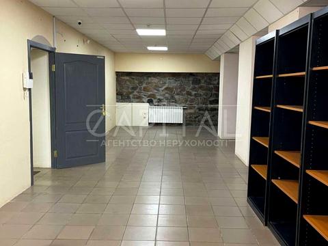 комерційна за адресою Бастіонна вул., 2/1