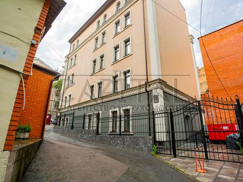 комерційна за адресою Шота Руставелі вул., 18А