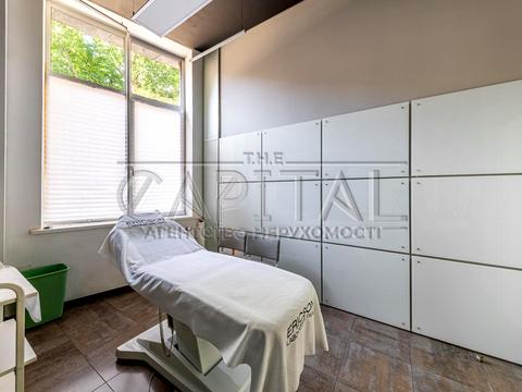 комерційна за адресою Старонаводницька вул., 6