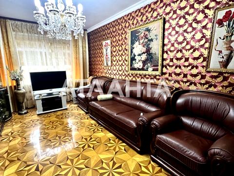 квартира по адресу Евгения Чикаленко ул., 60/2