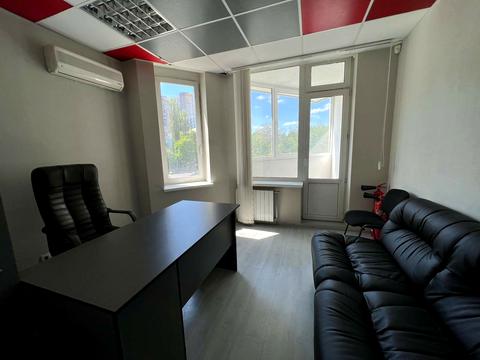 комерційна за адресою В'ячеслава Чорновола вул., 20