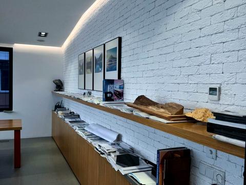 комерційна за адресою Почайнинська вул., 70