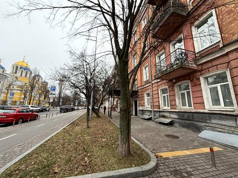 комерційна за адресою Івана Франка вул., 38