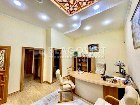 комерційна за адресою Лютеранська вул., 25