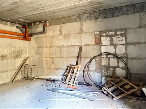 комерційна за адресою Садова вул., 22-Б