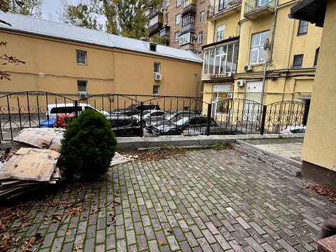 комерційна за адресою Велика Васильківська вул. (Червоноармійська), 25