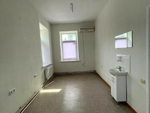 комерційна за адресою Левка Лук'яненка вул. (Василя Жуковського), 1