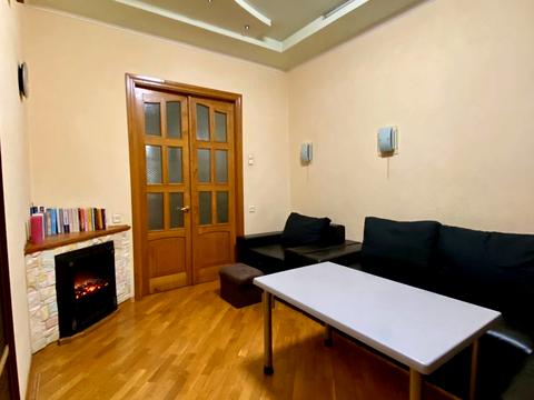 квартира за адресою Конституції пл., 14