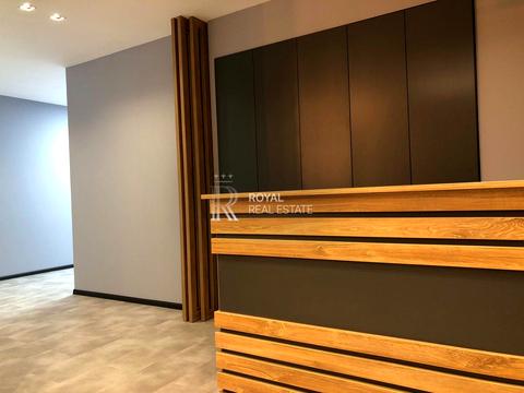 комерційна за адресою Павла Тичини просп., 18-Б