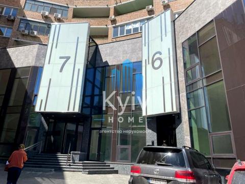 коммерческая по адресу вул. Велика Васильківська, 4б