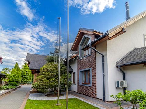 будинок за адресою с. Лісники, Ватутіна пров.