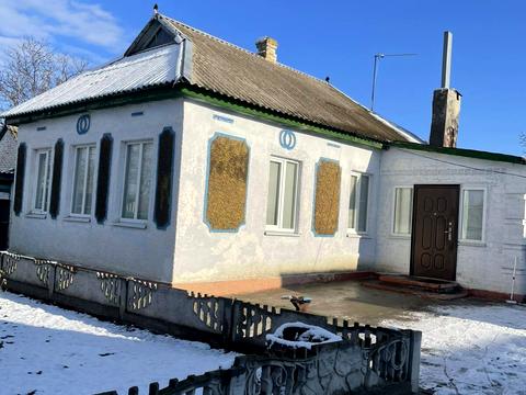будинок за адресою Першотравнева, 3
