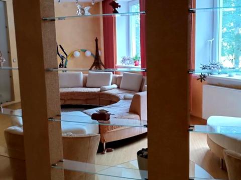 квартира за адресою Олександра Олеся вул., 25д