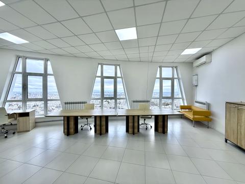 комерційна за адресою Кловський узвіз, 7a