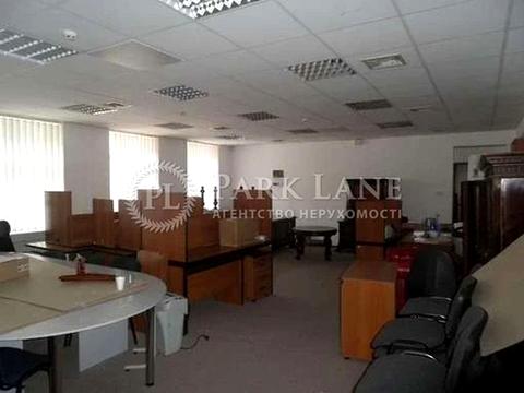 комерційна за адресою Володимирська вул., 77-А