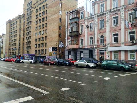 комерційна за адресою Саксаганського вул., 51