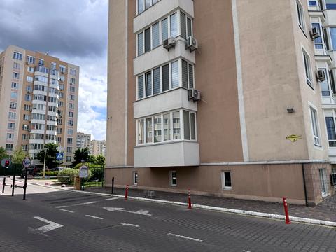комерційна за адресою Богдана Хмельницького вул., 11