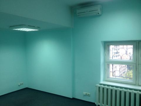 комерційна за адресою Антоновича вул. (Горького), 103-А